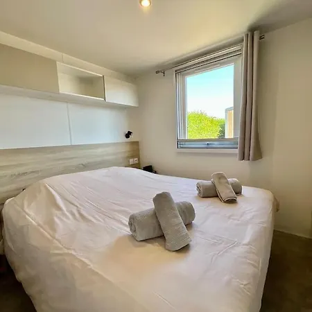 Neuf Avec Belle Terrasse Couverte Et Piscine Corcieux