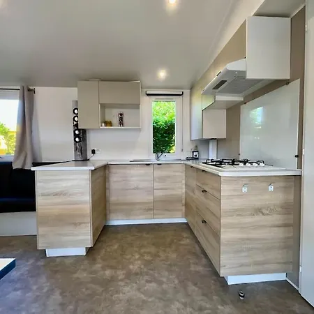 Holiday home Neuf Avec Belle Terrasse Couverte Et Piscine