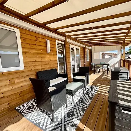 Neuf Avec Belle Terrasse Couverte Et Piscine *