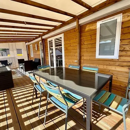 Neuf Avec Belle Terrasse Couverte Et Piscine *